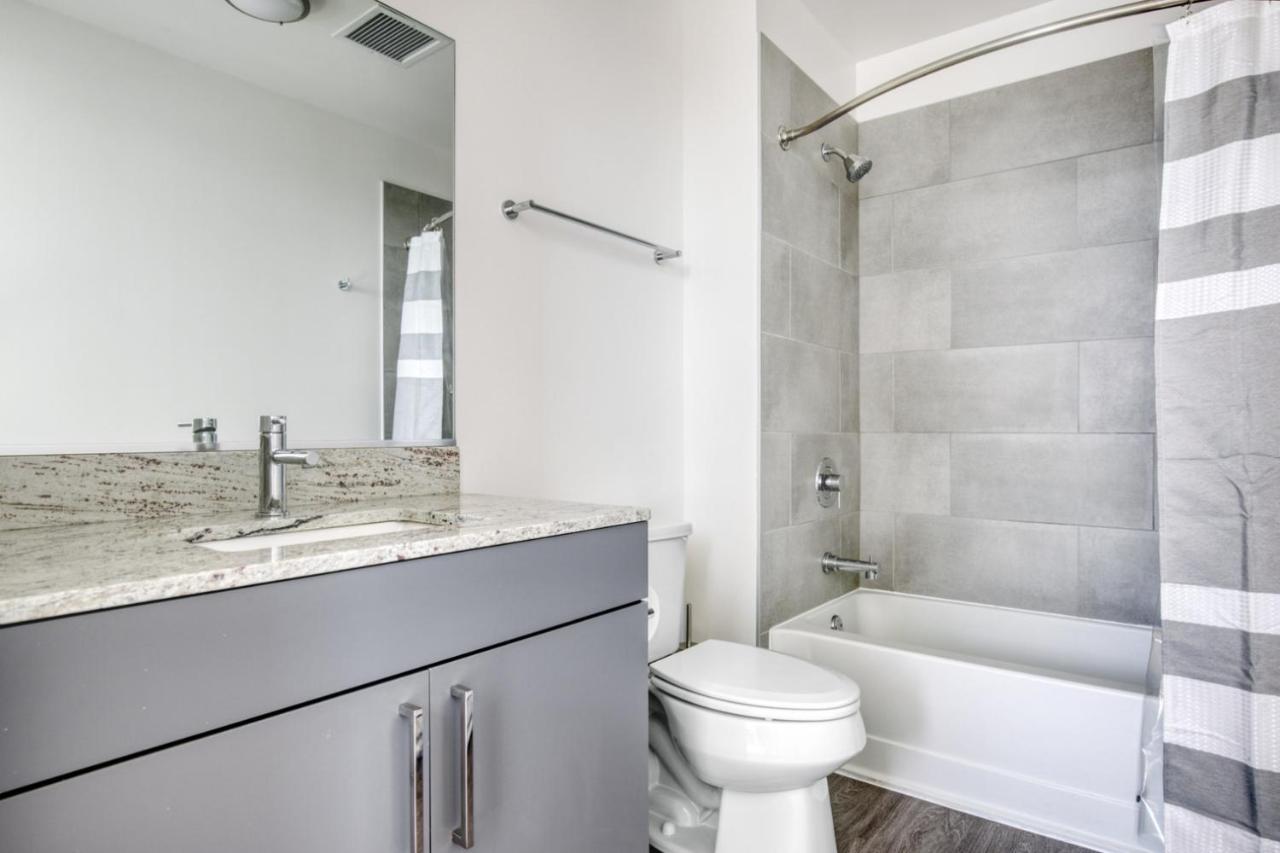 Logan Sq 2br W Roof Gym 1 Block To L Chi-480 * Chicago