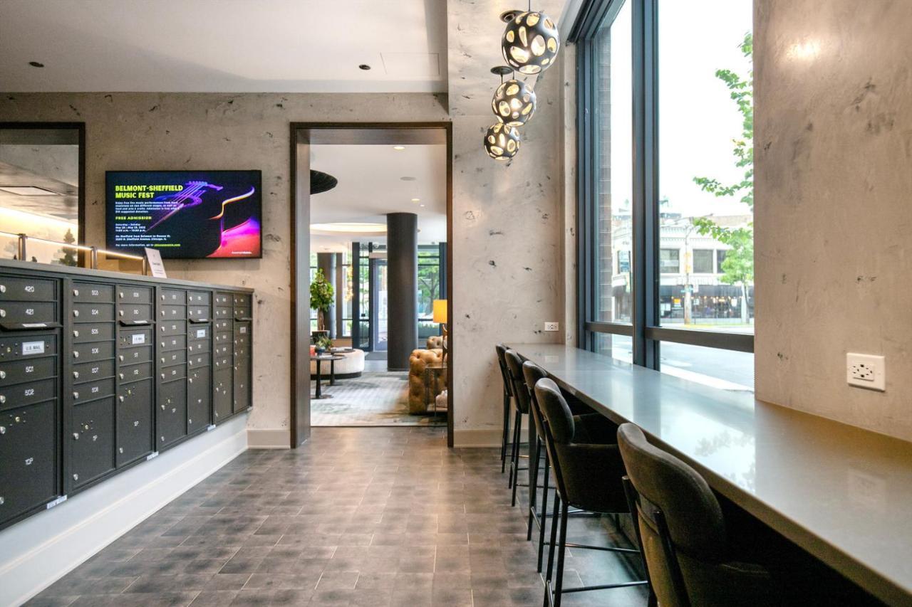 River W W Gym Bbq Nr Blue Line Chi-676 Chicago