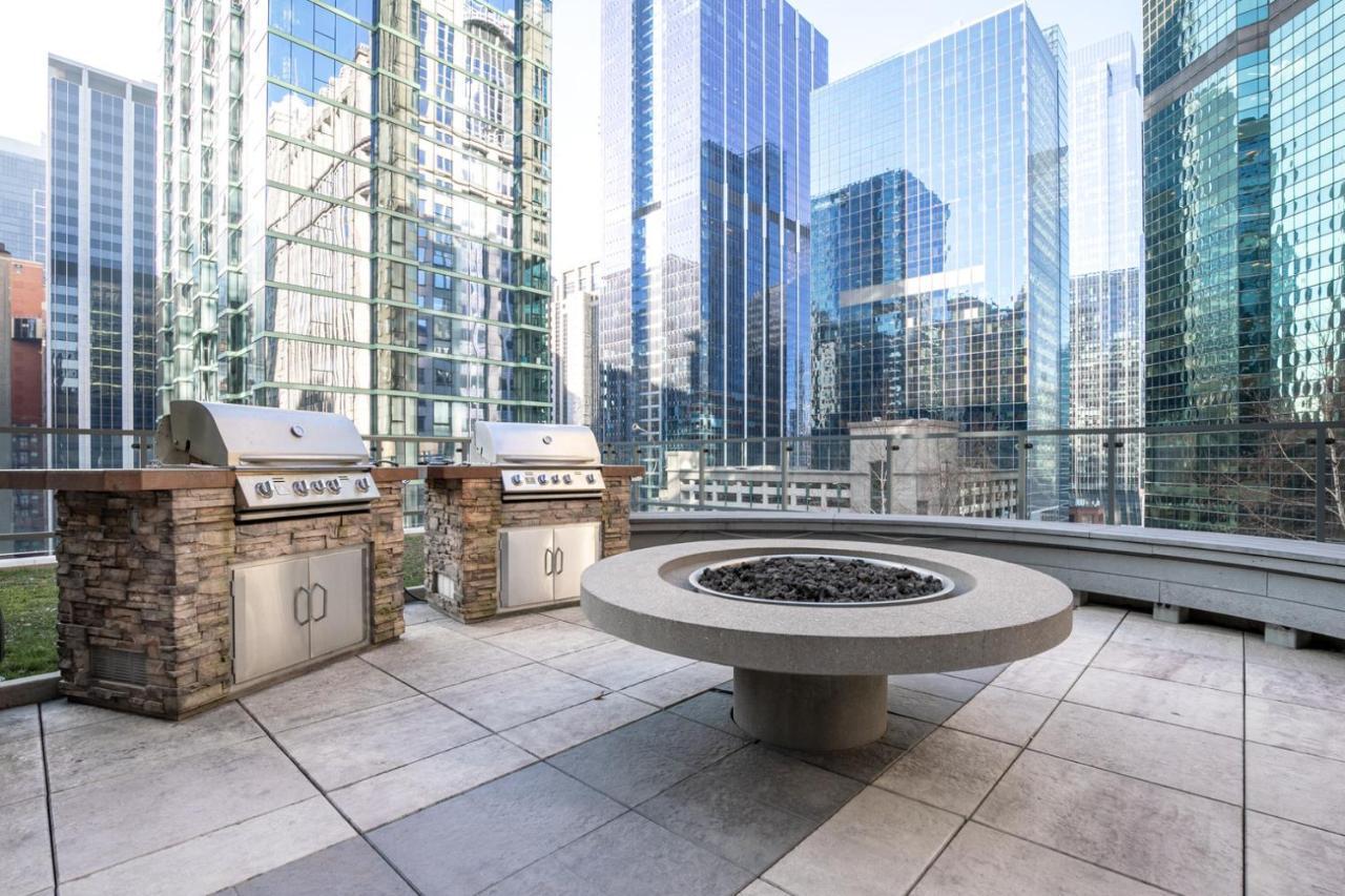 Loop 1br W Gym Pool Lounge 1 Block From L Chi-696 Apartment
