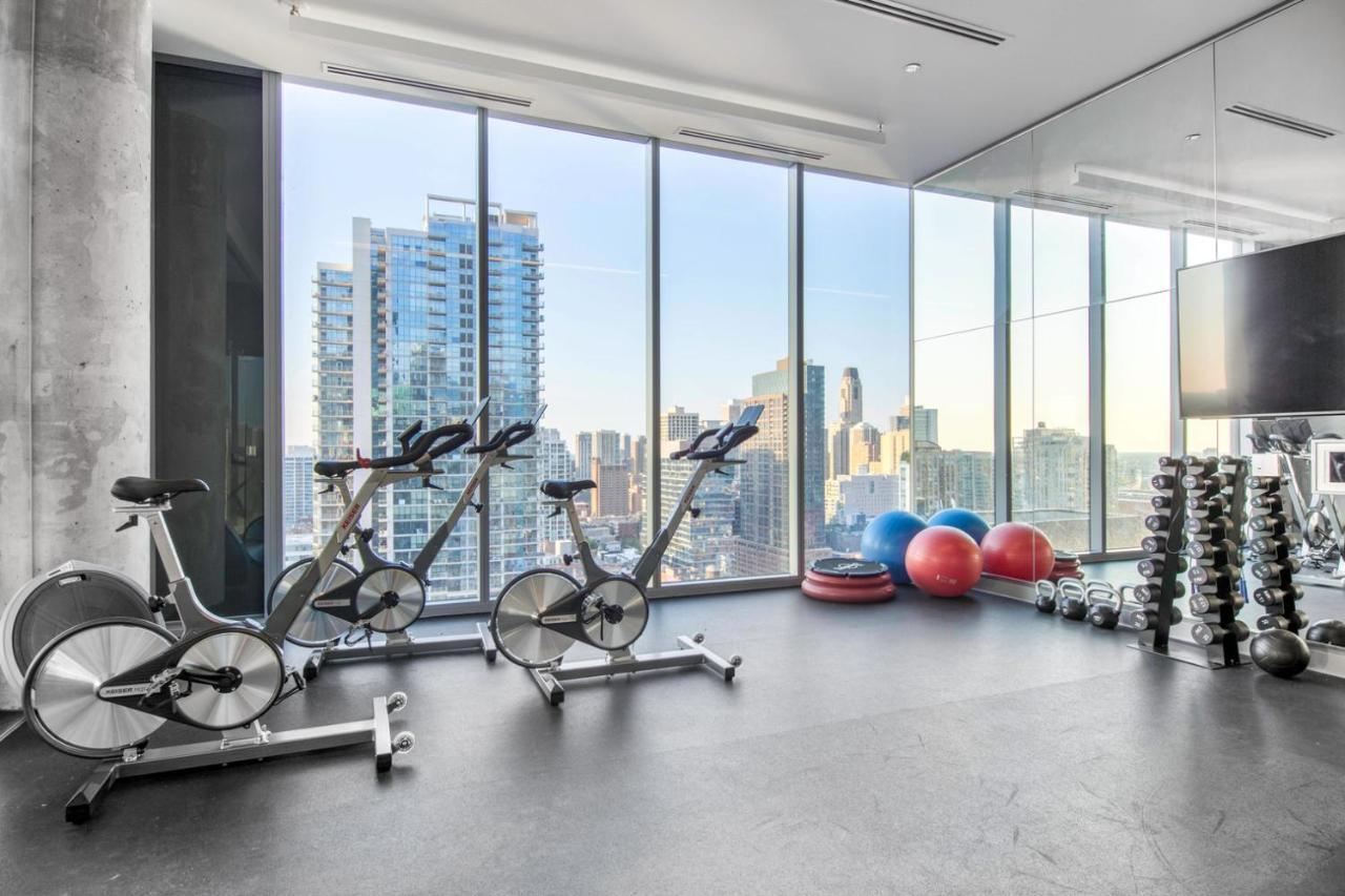 River North 1br W Gym Pool Roof Nr Riverwalk Chi-821 Chicago