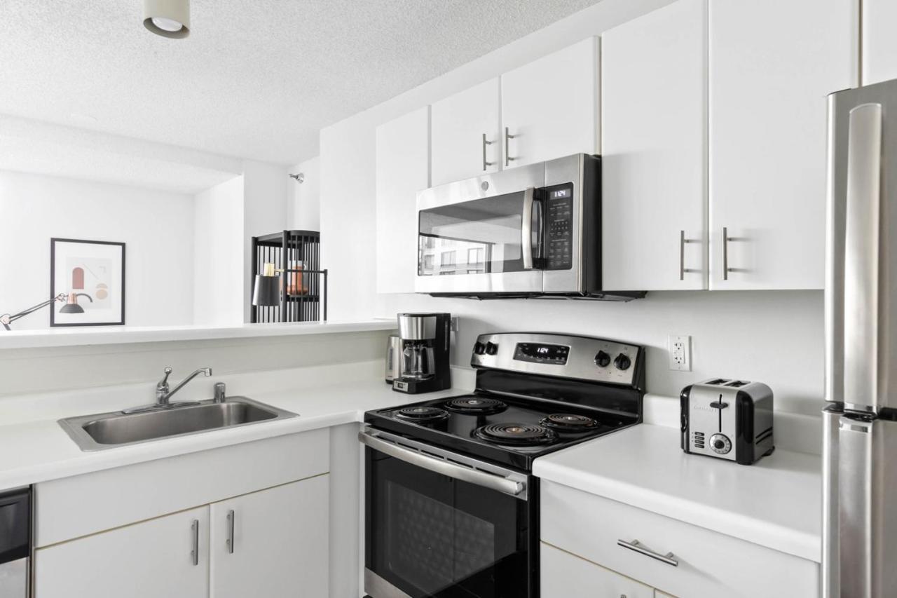 Apartment Streeterville W Pool Gym Nr Navy Pier Chi-786 Chicago