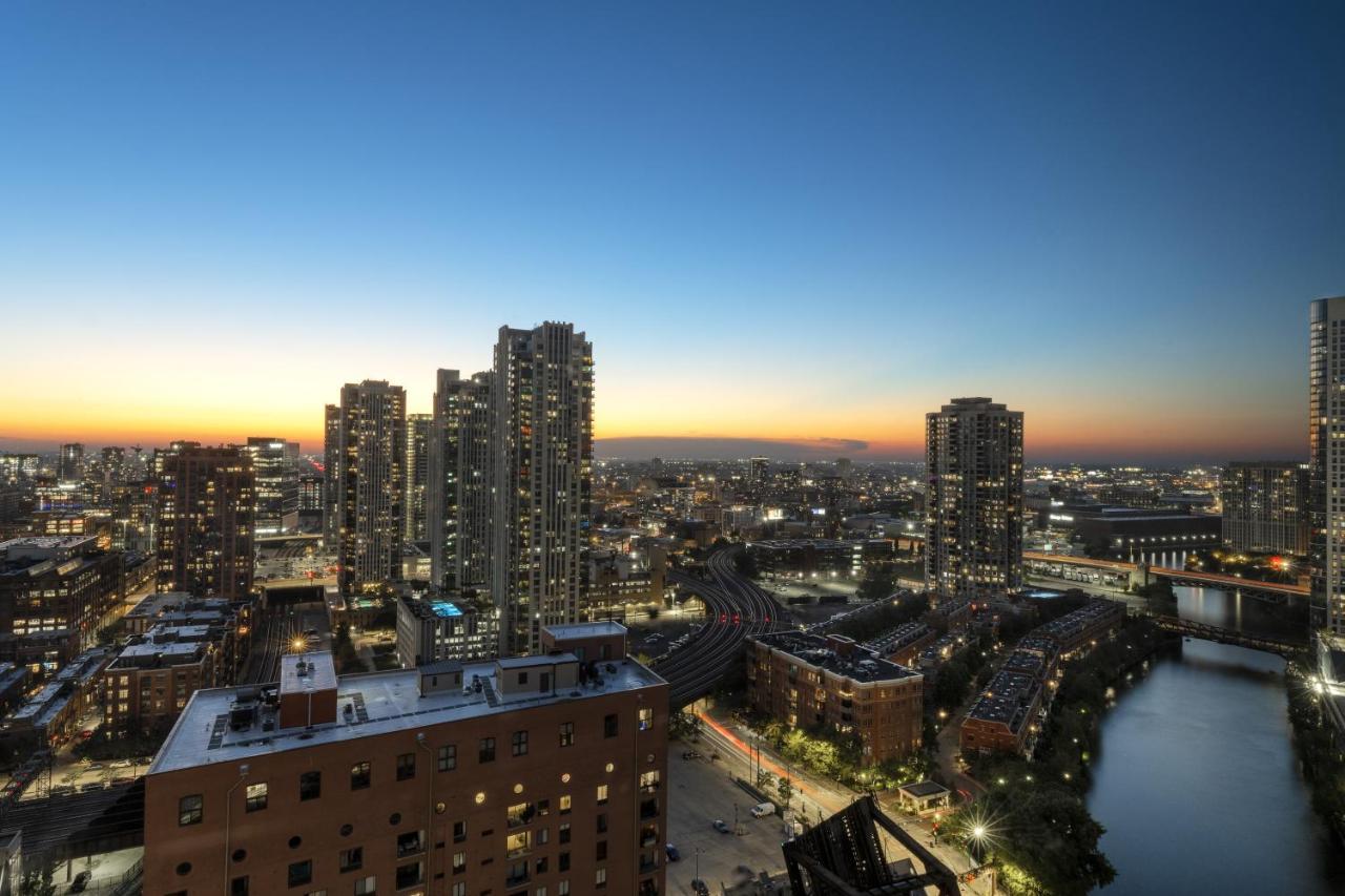 - Dwtn - The Mart By Ihg Chicago