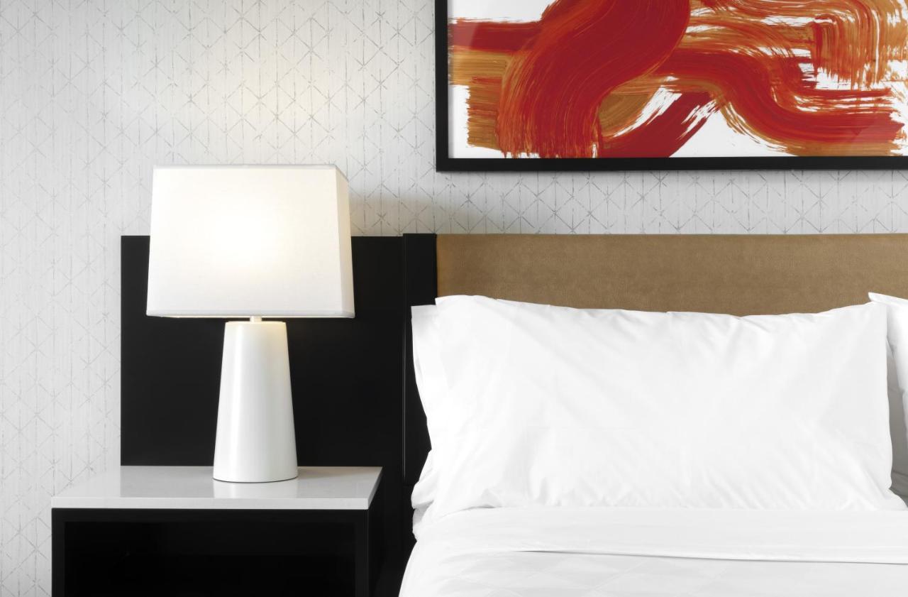 - Dwtn - The Mart By Ihg Hotel