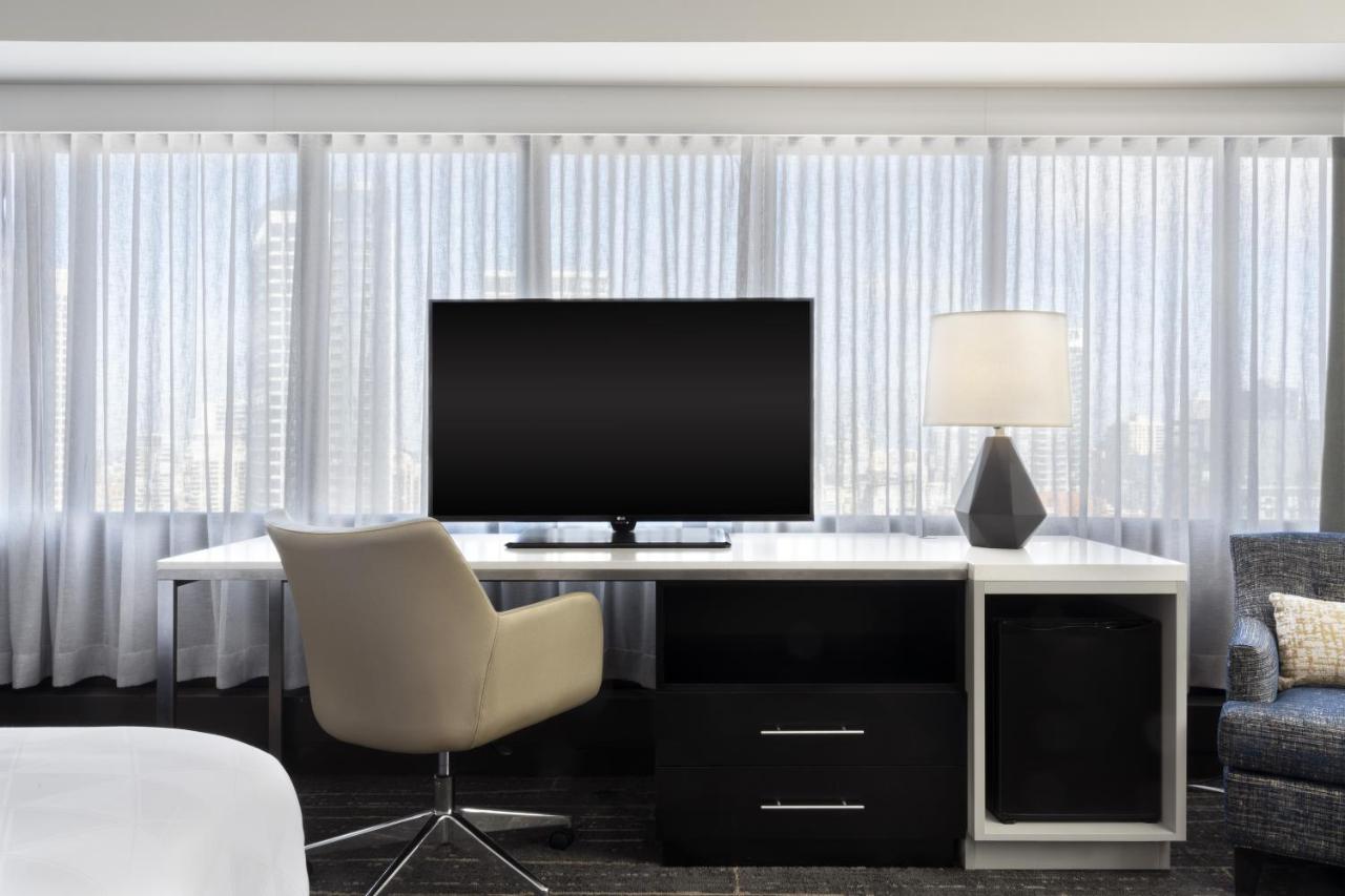- Dwtn - The Mart By Ihg Hotel Chicago