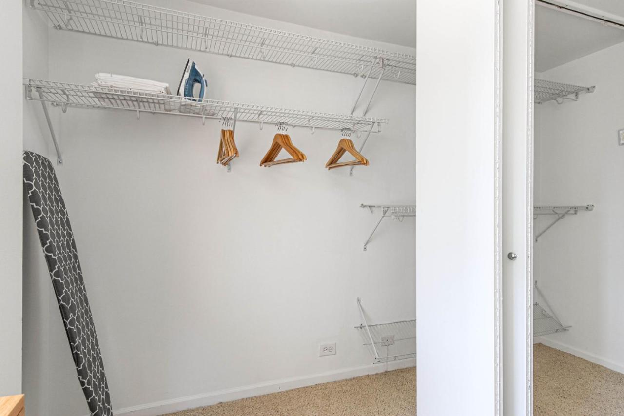 Apartment Gold Coast 2br W Gym Roof Nr Water Tower Chi-389 *