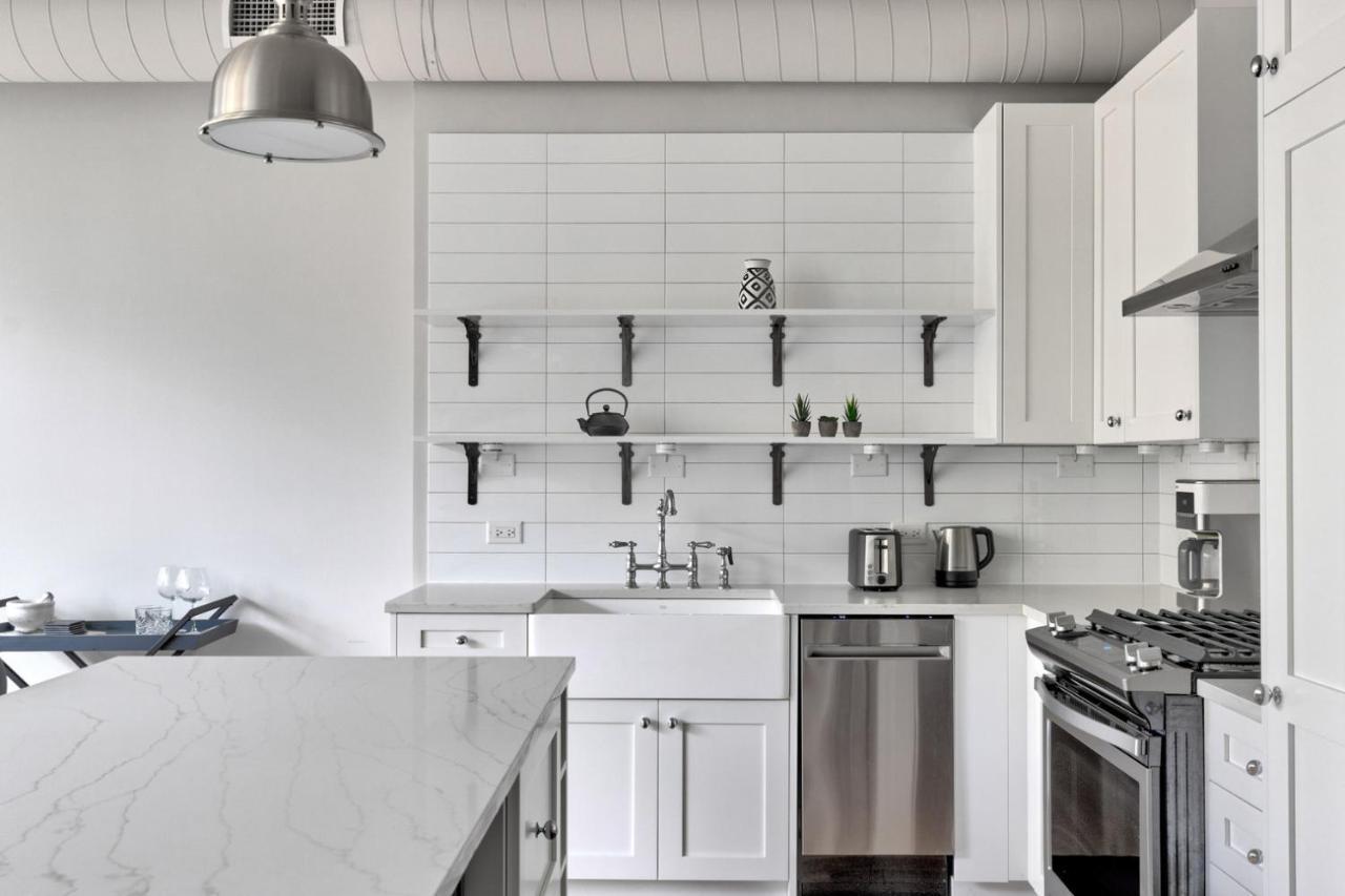 River N 3br W Gym Rooftop Nr L Park Chi-324 * Chicago