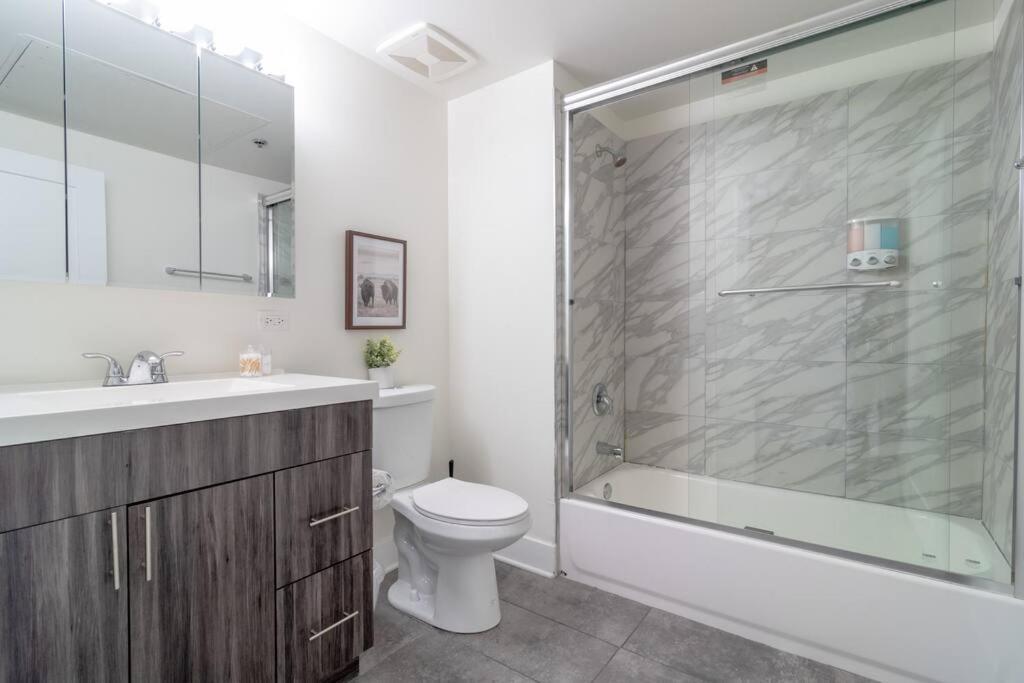 Mccormick Place Secret Oasis With Optional Parking For Up To 8 Guests *