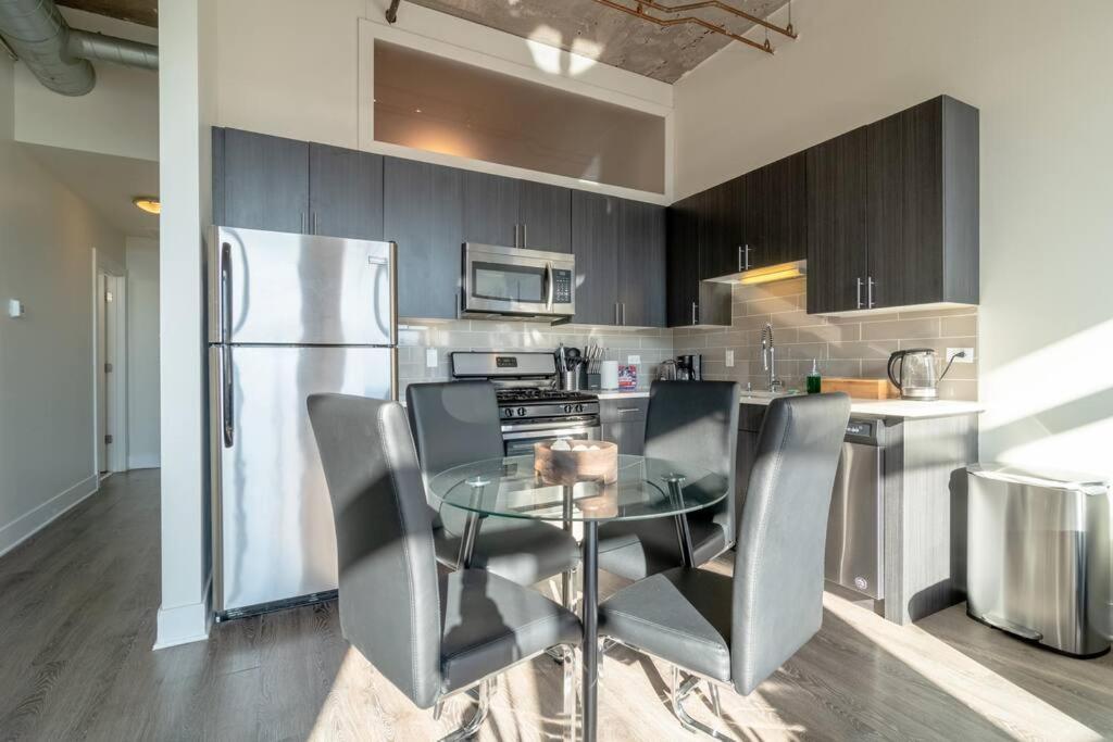 Mccormick Place Secret Oasis With Optional Parking For Up To 8 Guests *