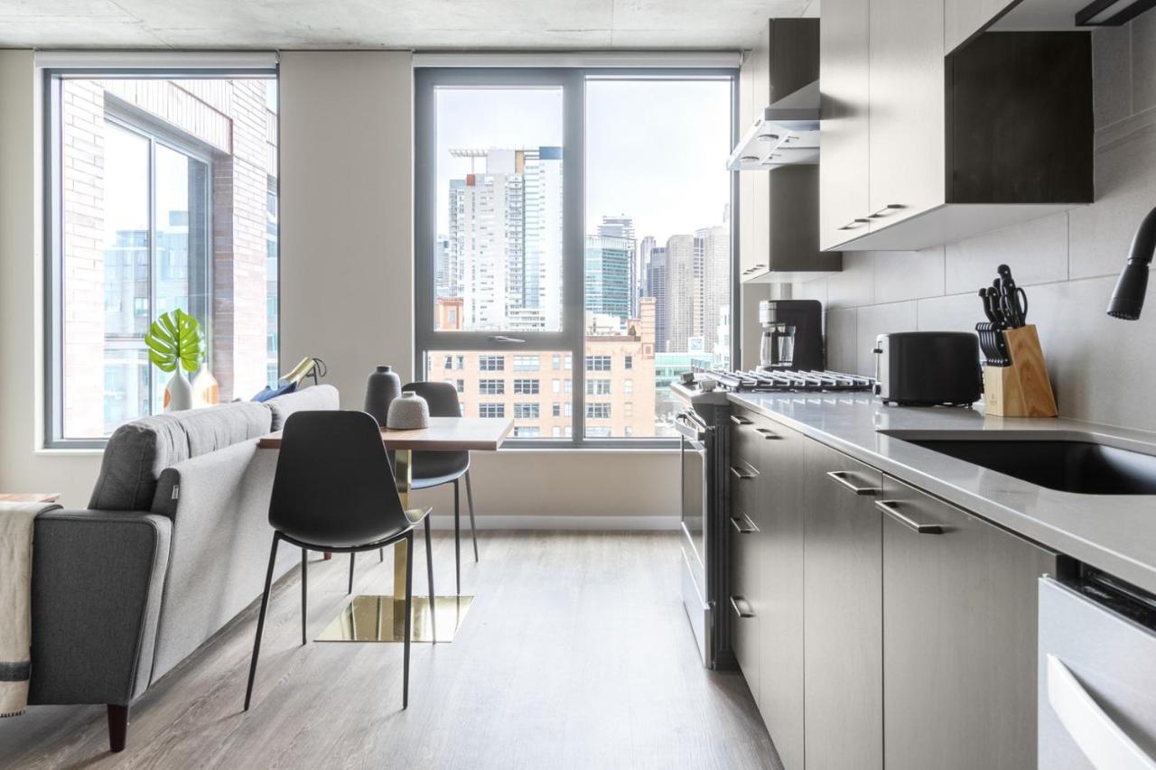 Apartment W Loop W Pool Gym Nr Restaurant Row Chi-264
