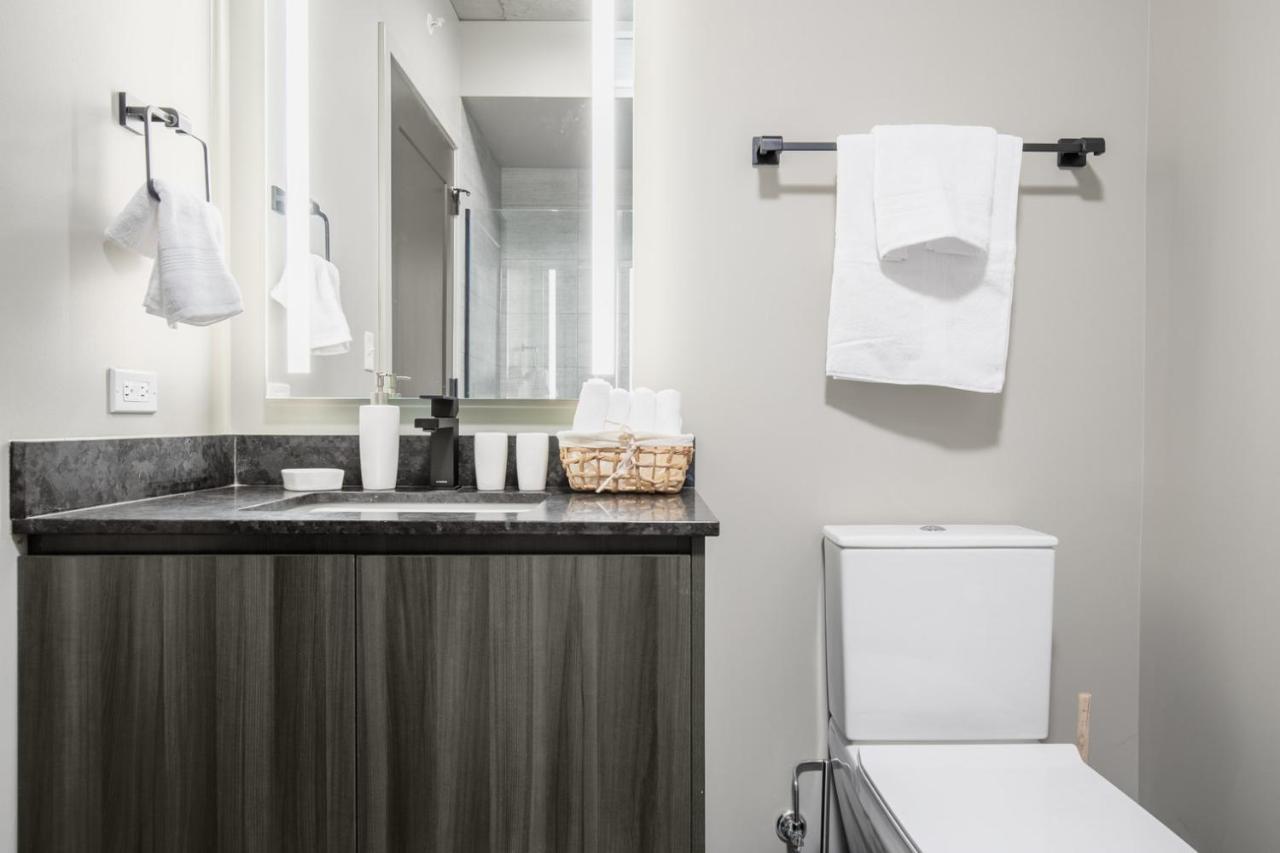 Apartment W Loop W Pool Gym Nr Restaurant Row Chi-264 Chicago