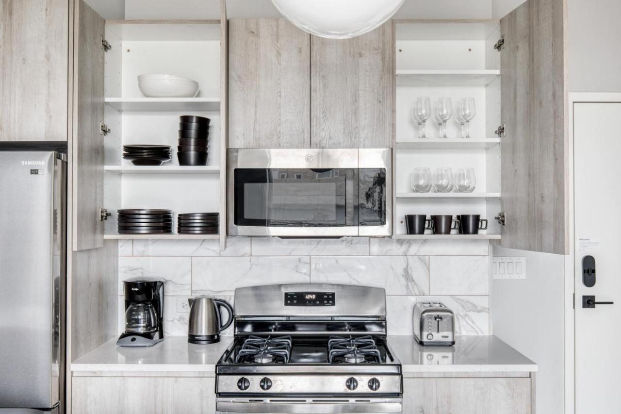 Lakeview 1br W Wd Nr Belmont L Chi-939 Chicago