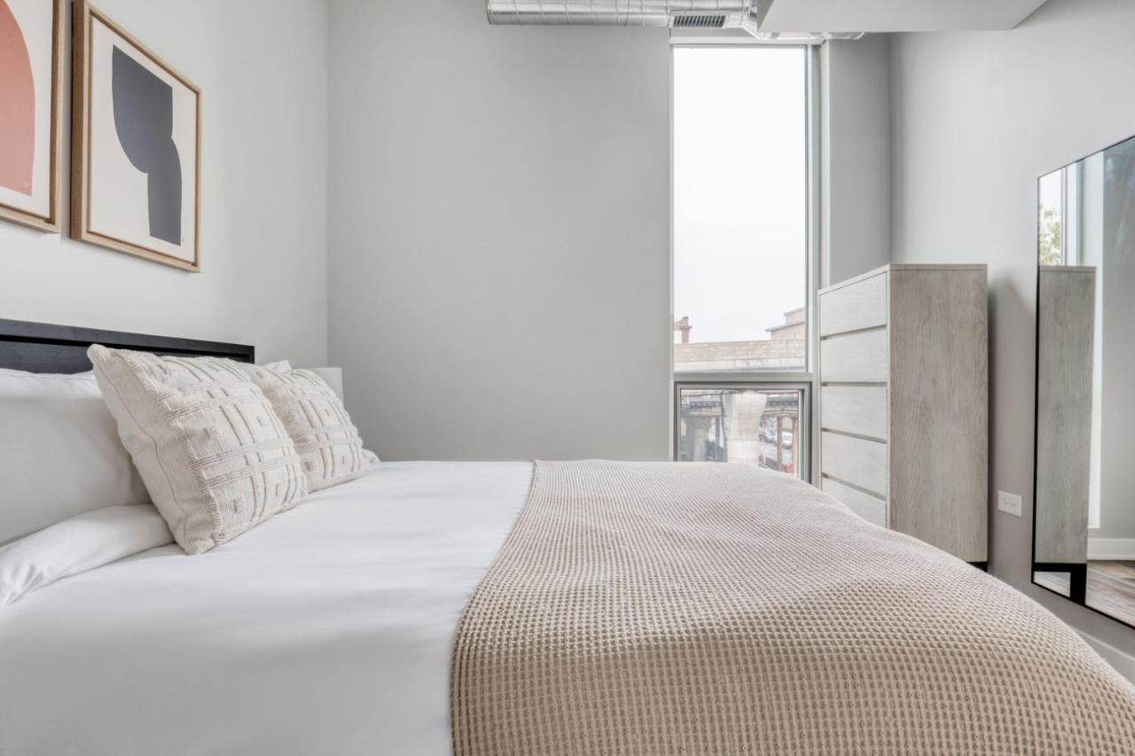 Lakeview 1br W Wd Nr Belmont L Chi-939