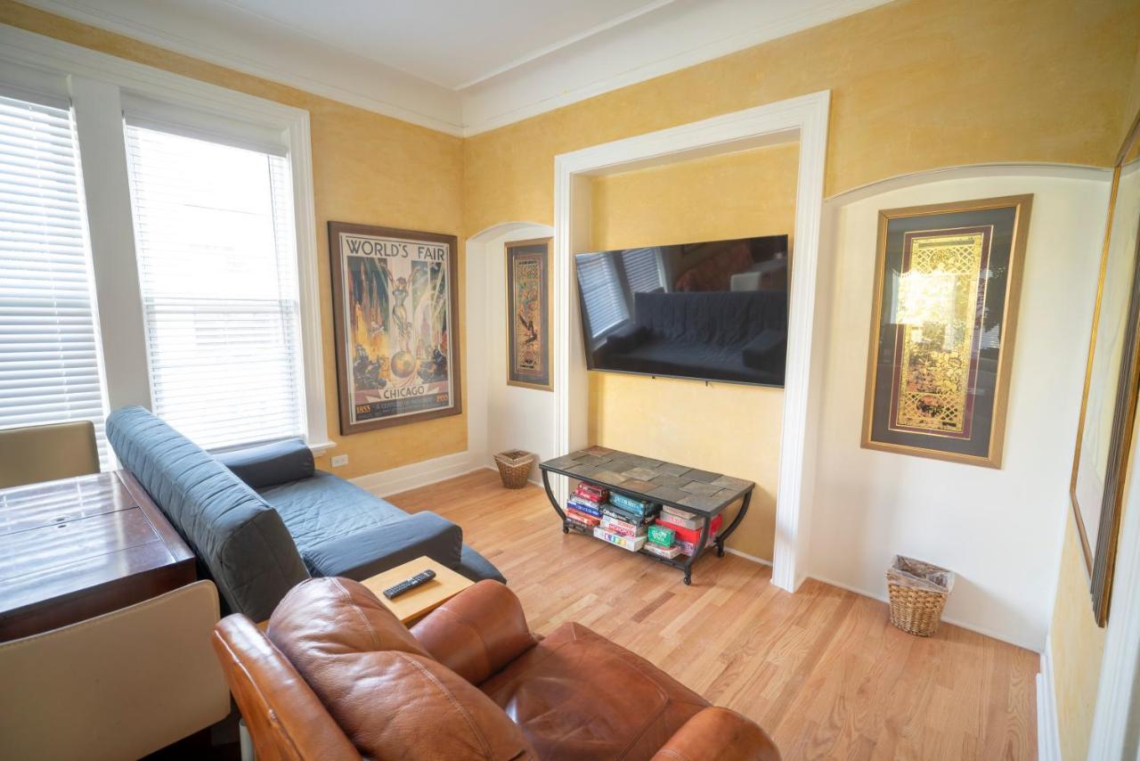 City Sleeps 10-20 Free Tv & Parking Apartment