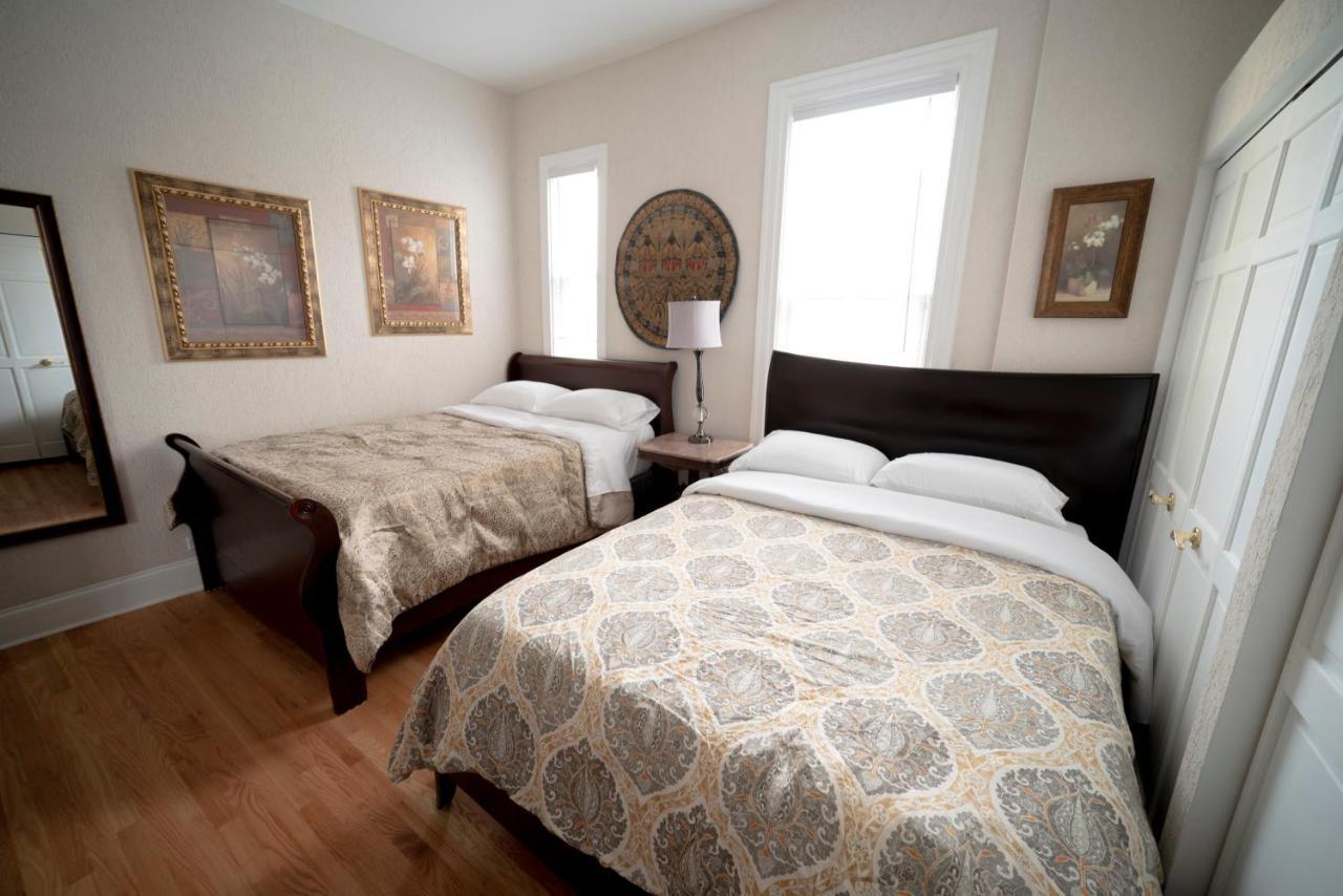 City Sleeps 10-20 Free Tv & Parking Chicago