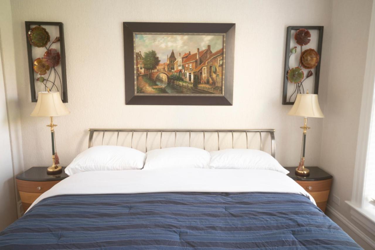 City Sleeps 10-20 Free Tv & Parking Apartment
