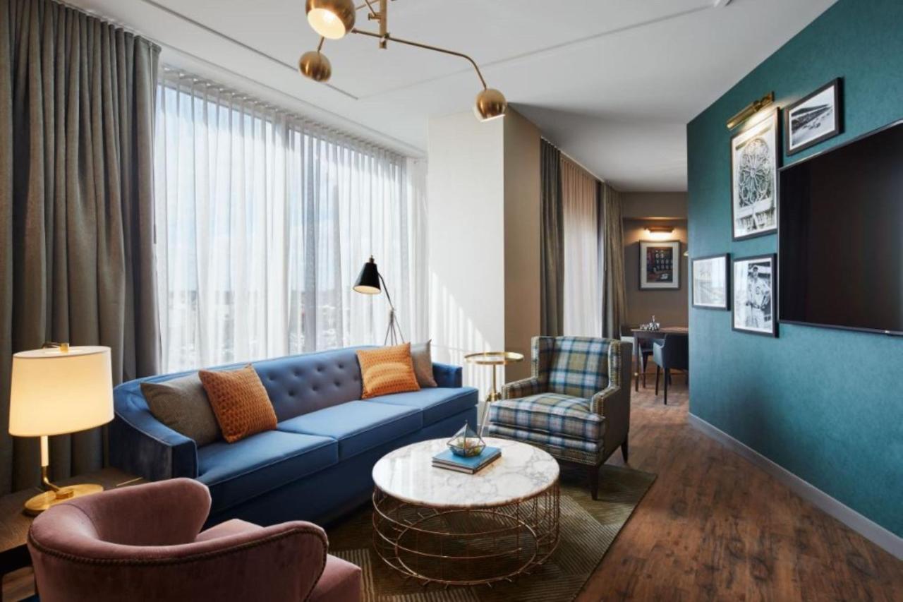 Hotel Zachary, Chicago, A Tribute Portfolio