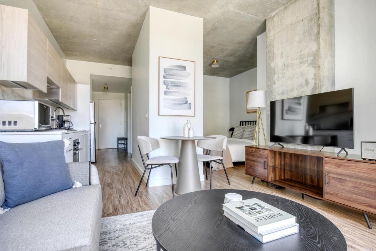 Apartment W Loop W Deck Pool Gym 3 Blocks To L Chi-644 Chicago