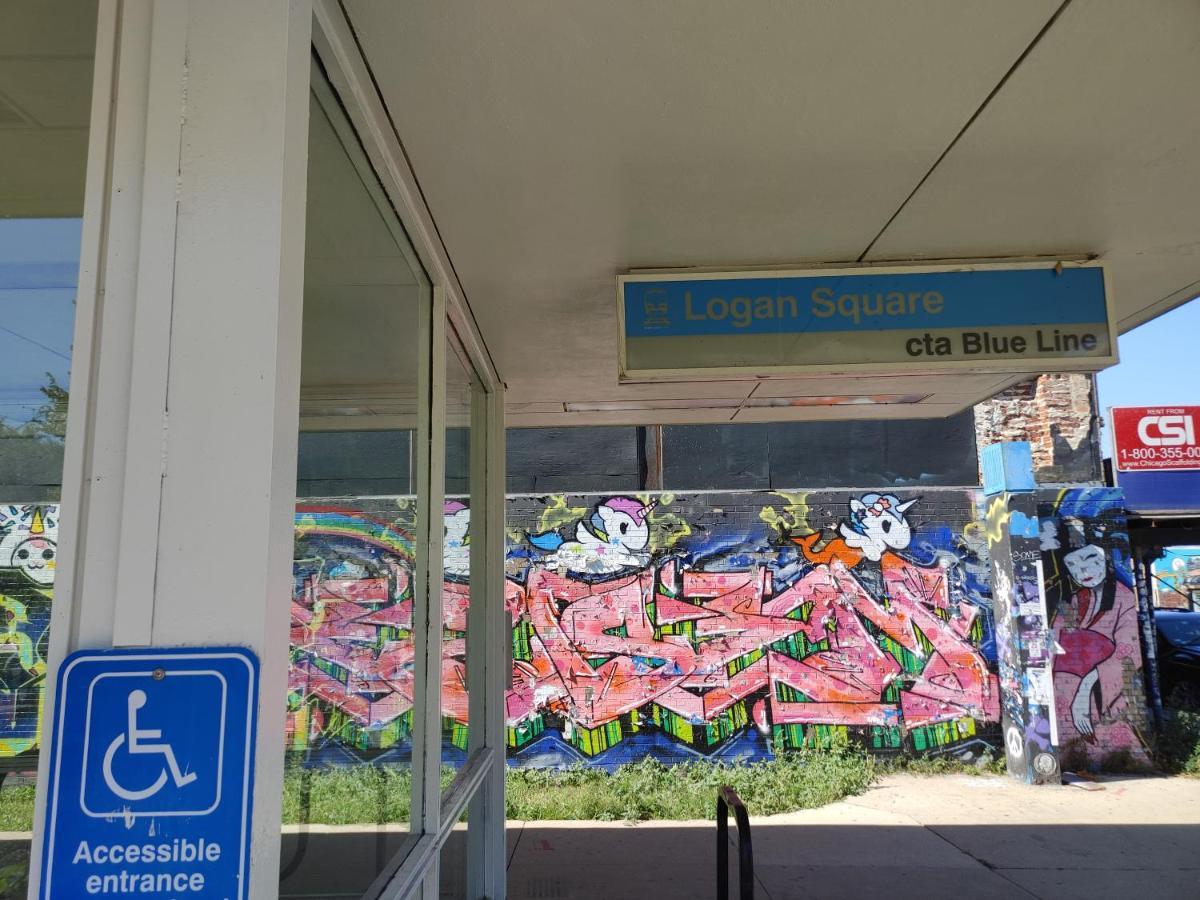 Logan Square - 2b:1b With Den Apartment *