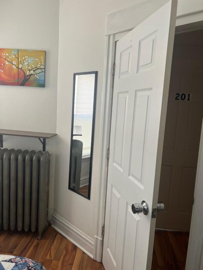 Hollywood Llc Guest house