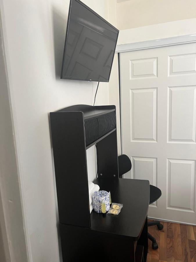 Hollywood Llc Chicago