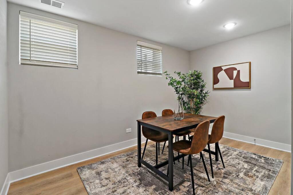 2br Luxurious Apt With In-unit Laundry - Ashland B *