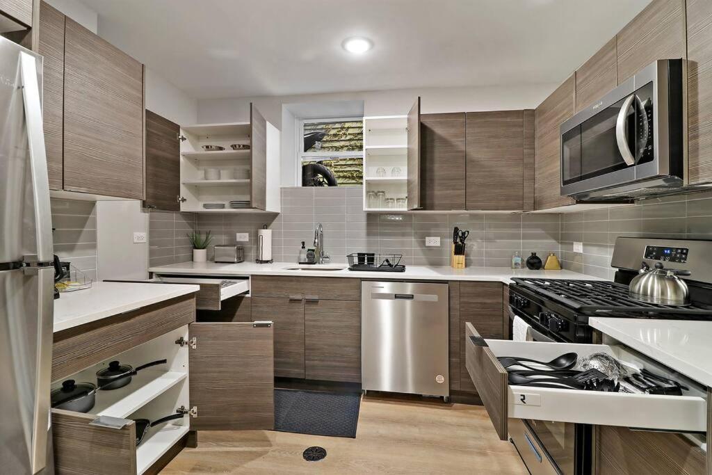 2br Luxurious Apt With In-unit Laundry - Ashland B Apartment