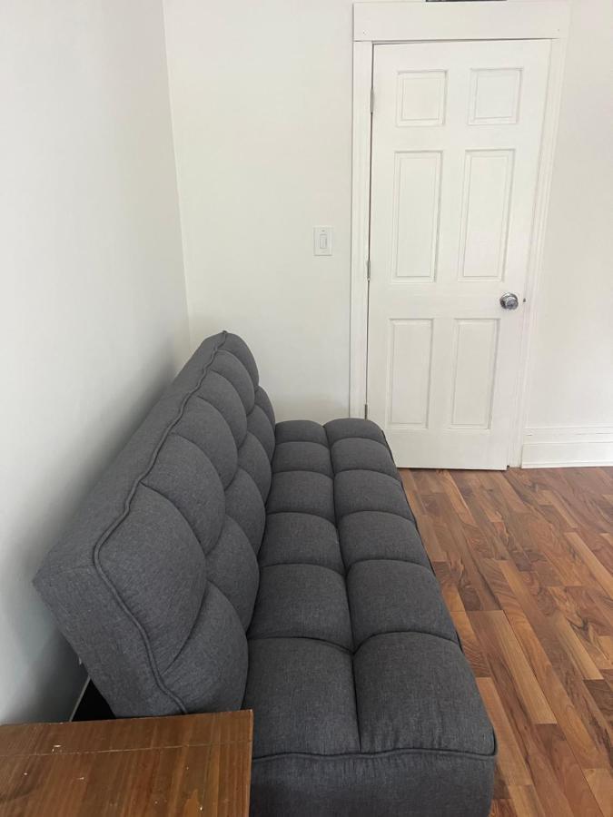 Guest house Hollywood Llc