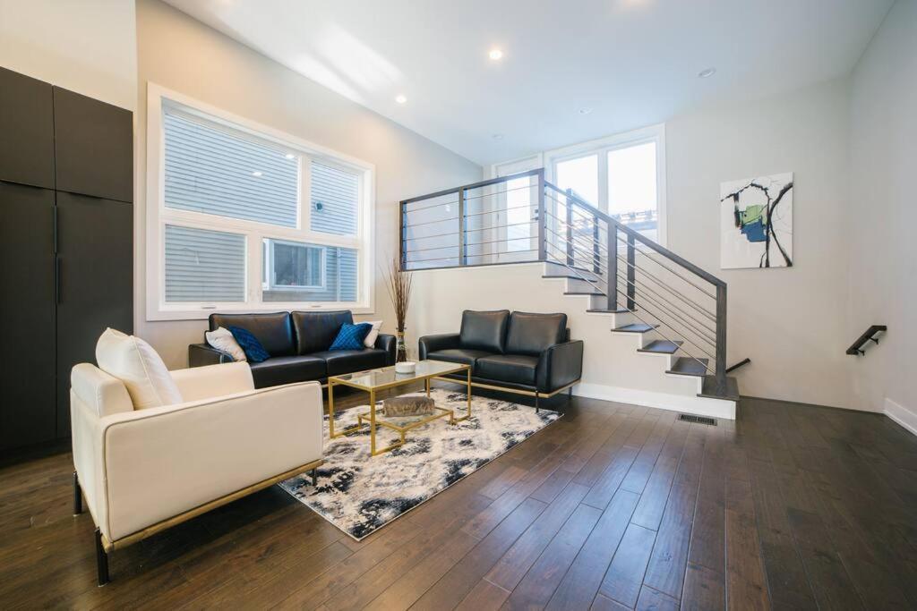 Magnificent New W/8 Beds & Free Parking Holiday home