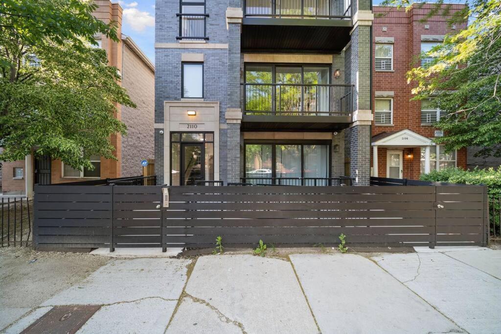 Stunning 2br/2ba W/ Balcony By United Center