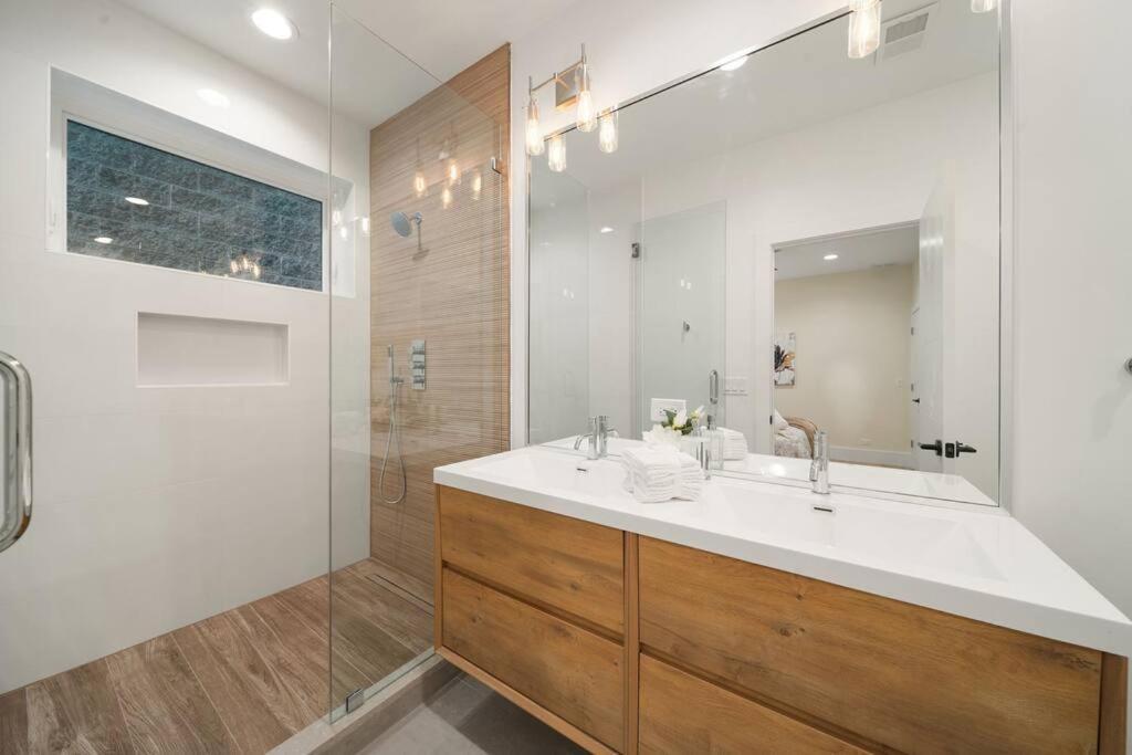 Modern Lux: Brand New 3br By Uc In * Chicago