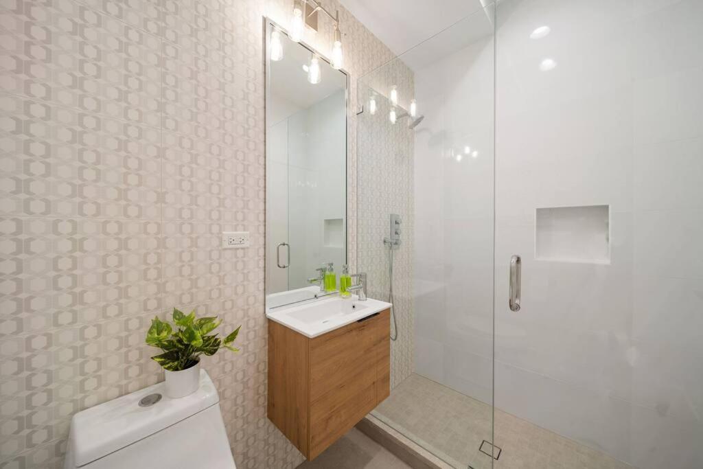 Modern Lux: Brand New 3br By Uc In *