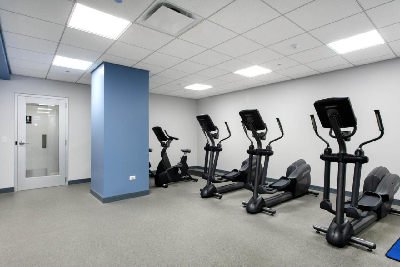 Gold Coast 1br W Gym Roof Nr Mag Mile Chi-622
