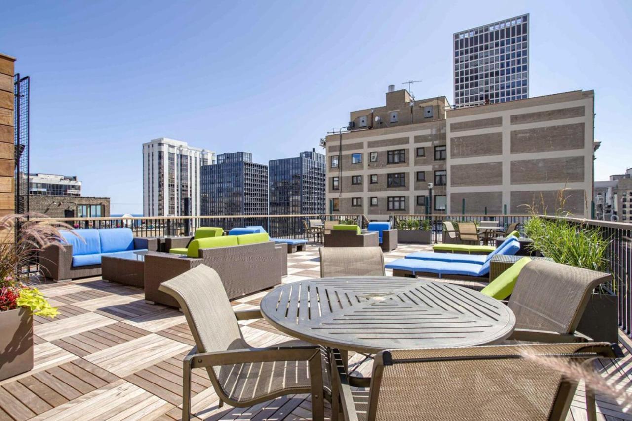 Gold Coast 1br W Gym Roof Nr Mag Mile Chi-622 Apartment