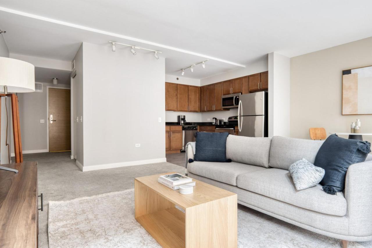 Loop 1br W Pool Gym Lounge Nr Riverwalk Chi-634 *
