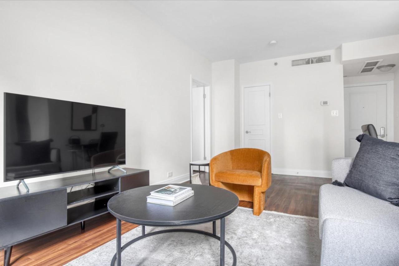 Gold Coast 1br W Gym Roof Nr Mag Mile Chi-622 Apartment *