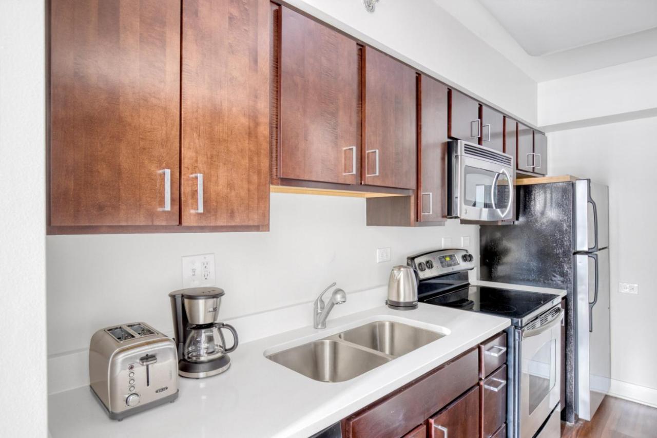 Gold Coast 1br W Gym Roof Nr Mag Mile Chi-622 Apartment Chicago