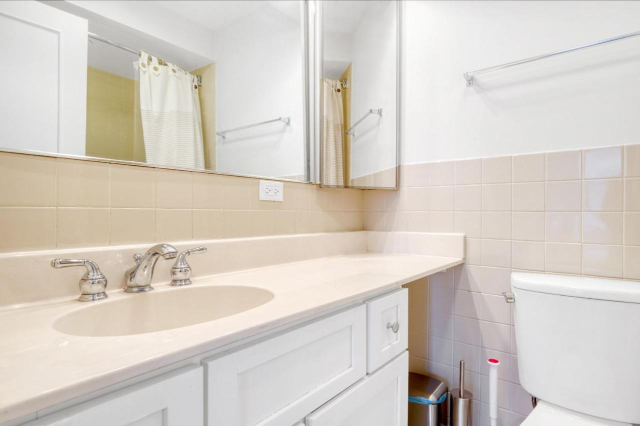 Gold Coast 1br W Gym Roof Nr Mag Mile Chi-622 * Chicago