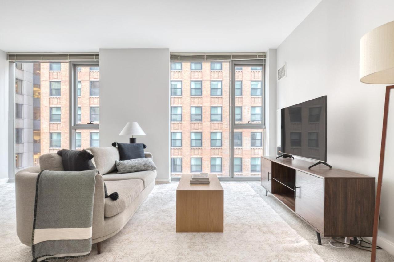 Loop 1br W Pool Gym Lounge Nr Riverwalk Chi-634 * Chicago