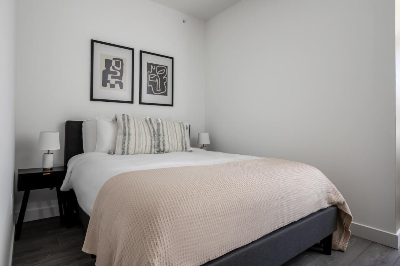West Loop W Wd Gym Lounge Nr L Chi-773 * Chicago