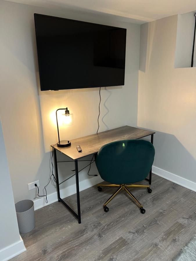 Stylish Urban Retreat 3 Bedroom Newly Remodeled * Chicago