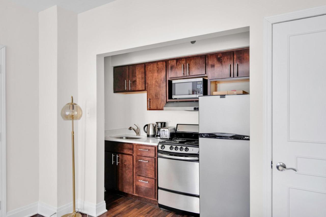 Apartment Gold Coast W Gym Roof Nr Mag Mile Chi-619 Chicago
