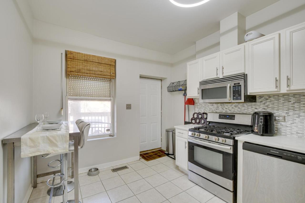 Laptop Workspace, 6 Mi To Downtown! Apartment Chicago