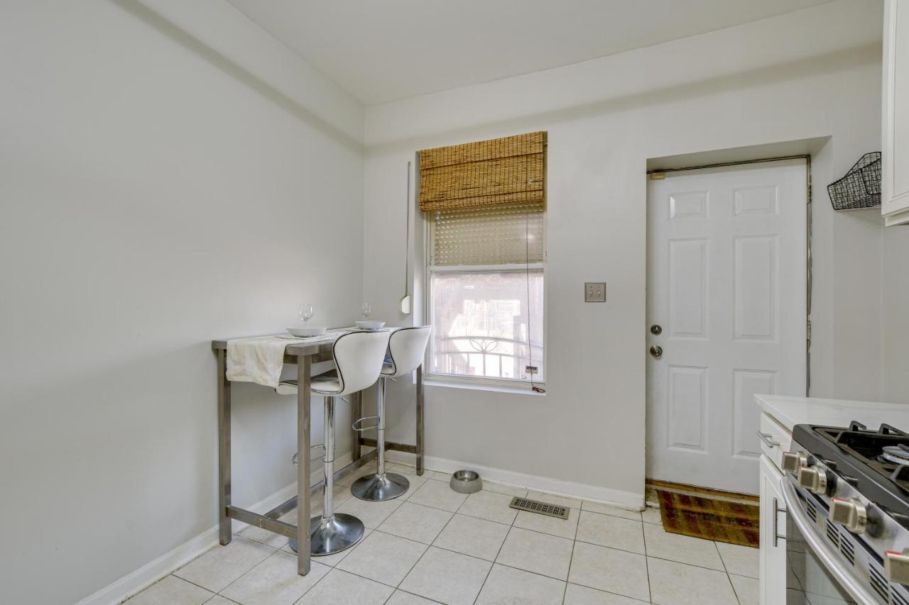 Laptop Workspace, 6 Mi To Downtown! Apartment Chicago