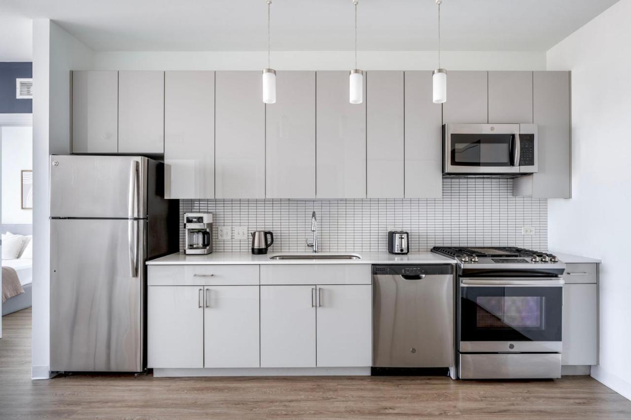 Apartment West Loop 2br W Theater Gym Nr Restaurant Row Chi-950 Chicago