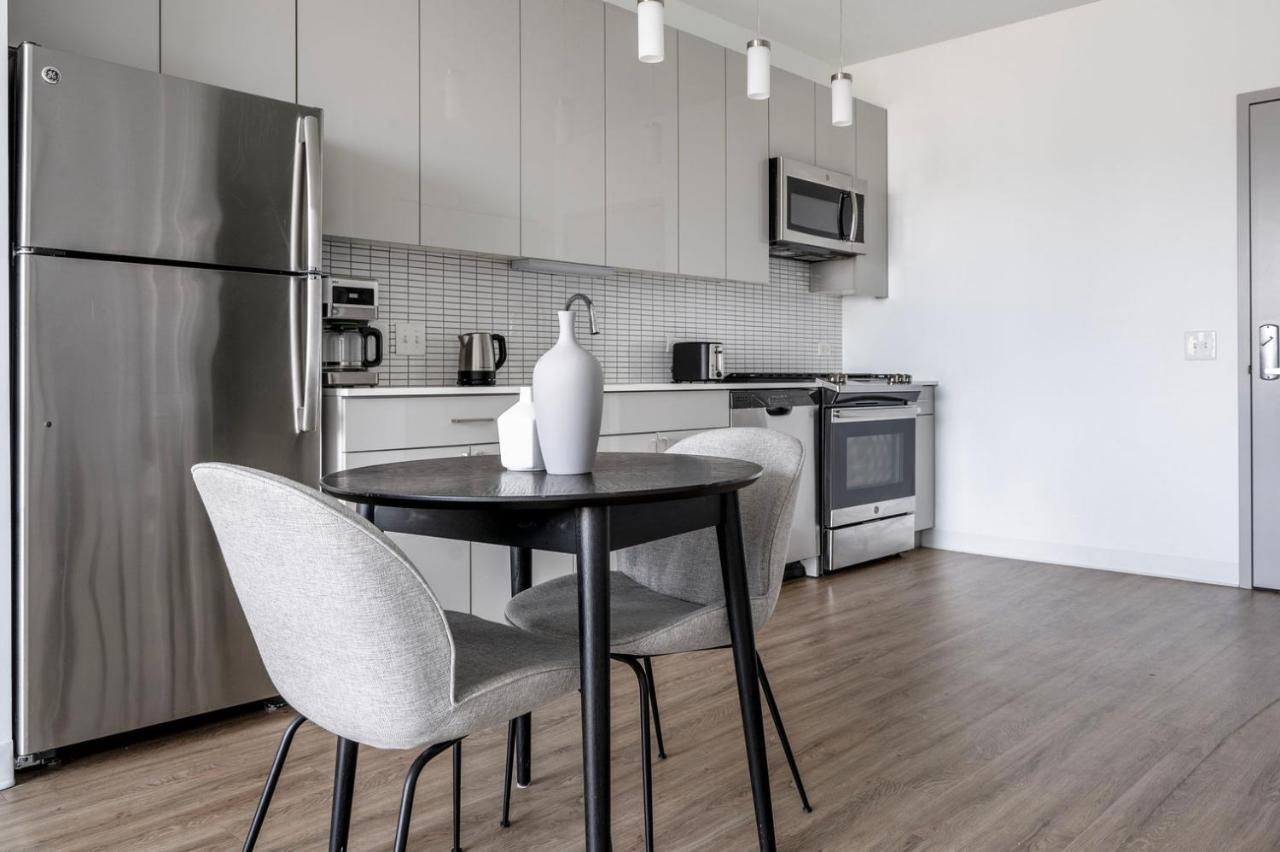 Apartment West Loop 2br W Theater Gym Nr Restaurant Row Chi-950 *