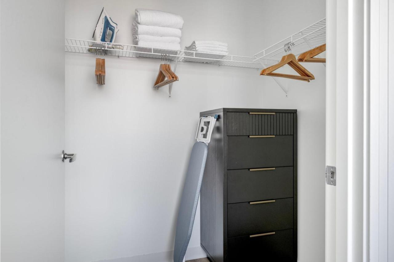 Apartment West Loop 2br W Theater Gym Nr Restaurant Row Chi-950 Chicago