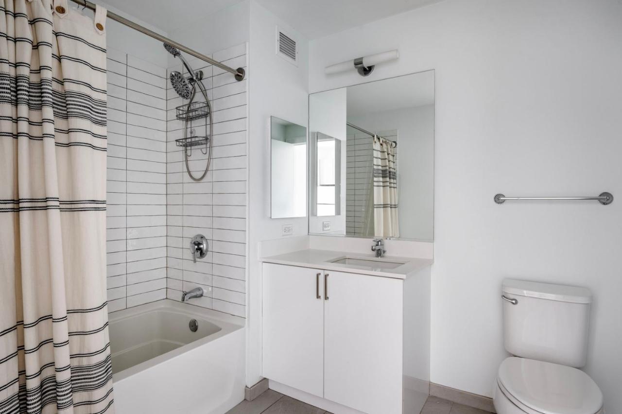 West Loop 2br W Theater Gym Nr Restaurant Row Chi-950 Apartment Chicago