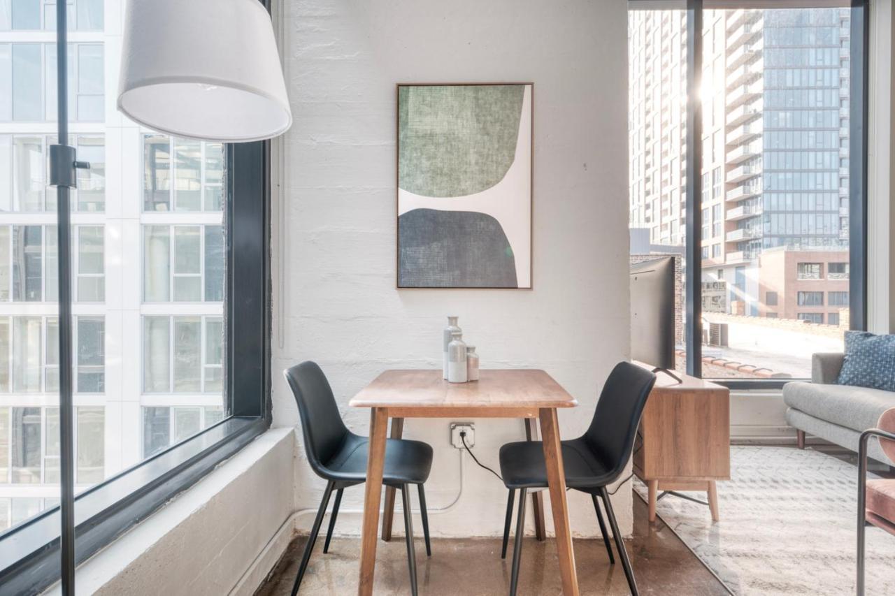 River North 1br W Gym Lounge Roof Nr Riverwalk Chi-900 Apartment Chicago