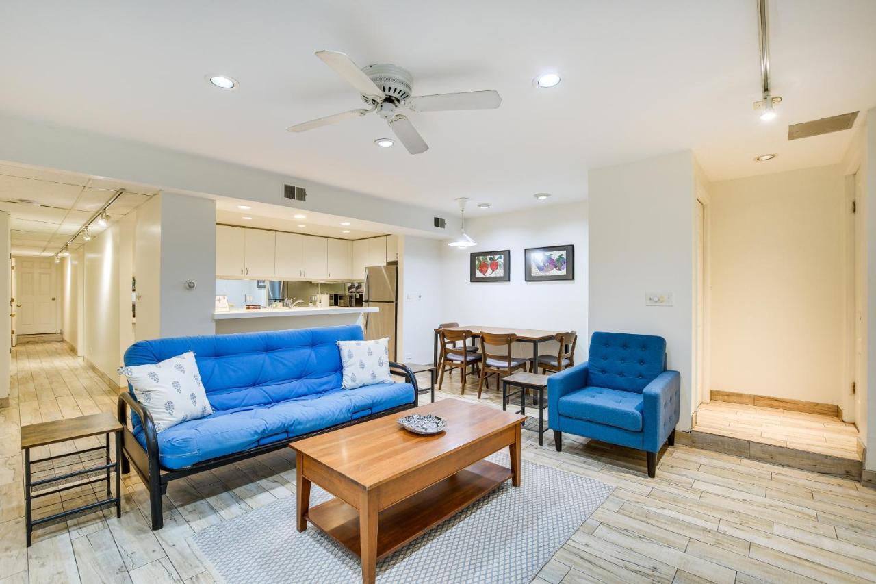 Lincoln Park Walk To Beach, Shops And Dining! Apartment
