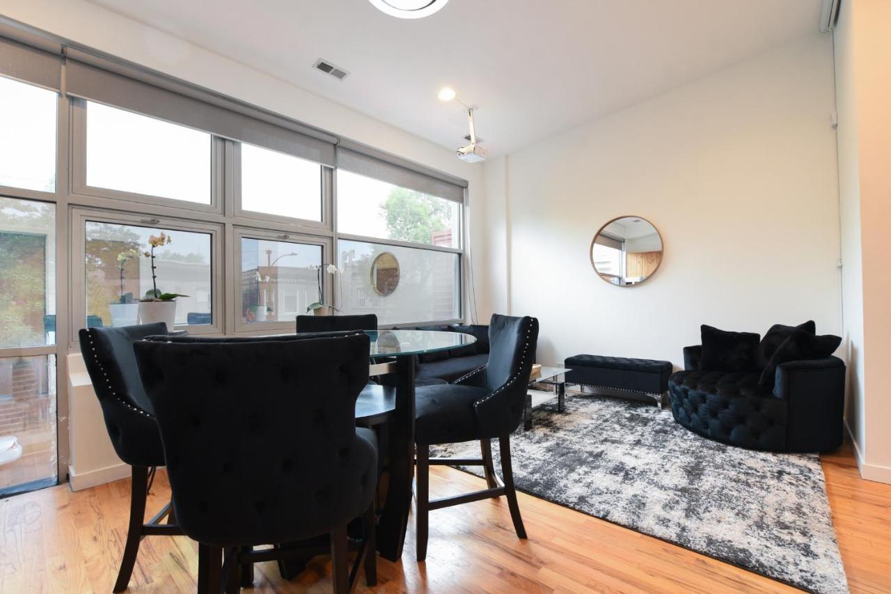 Cozy, Bright And A Great Location! *